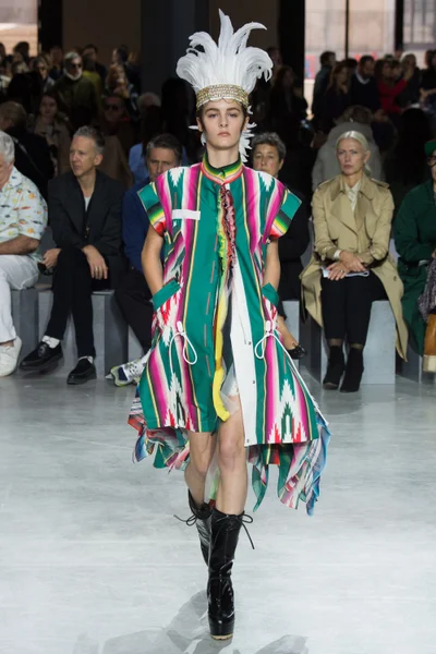 Look 3